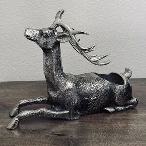Elegant Silver Reindeer Holiday Christmas Wine Bottle Display Stand Holder